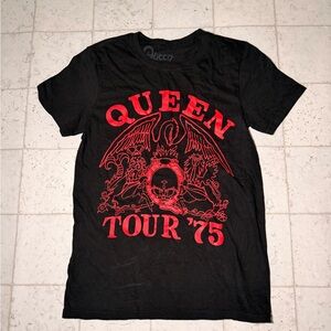 Queen Black and Red Graphic Men's T-Shirt